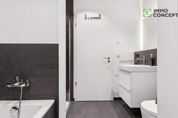 Wellness-Bad mit Wanne & Dusche