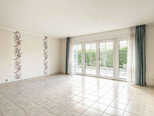 Ansicht Mittelhaus Wohnbereich mit Terrassenzugang