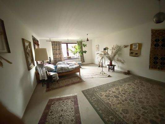 Schlafzimmer vor Renovierung