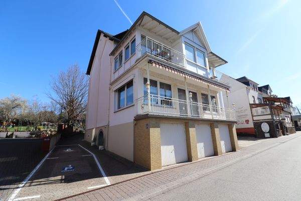 Seitenansicht, Parkplätze