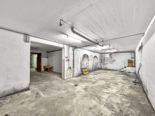 KG Weinkeller Zugang vom Haus