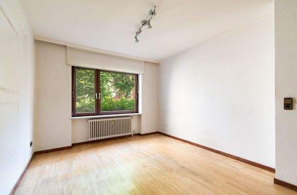 Helles Schlafzimmer mit freundlicher Atmosphäre