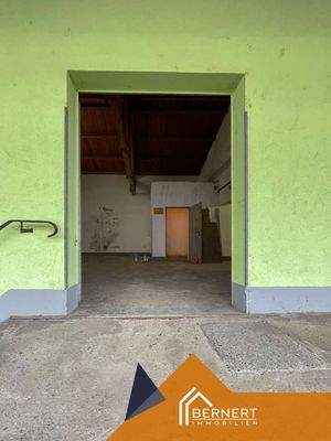 Eingang Lager Bürogebäude