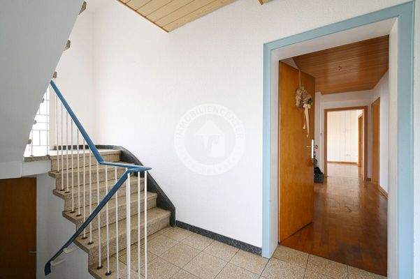 EG - Treppenhaus (Blick 1)