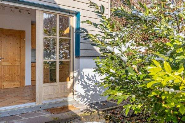 Licht, Holz & Wohngenuss – Charme pur auf drei Etagen mit Schwedenofen und stilvoller Wendeltreppe