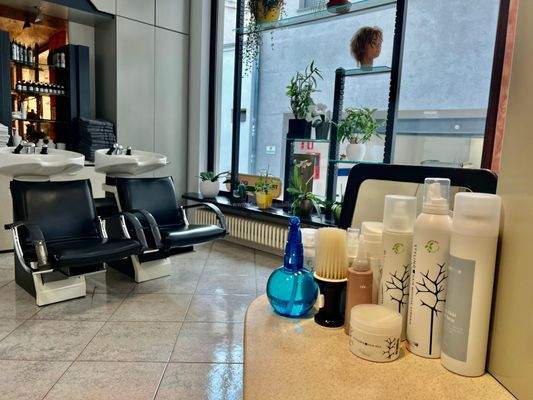 Friseur-parrucchiere-comprare-kaufen-mieten-centro-Salone-Meran-