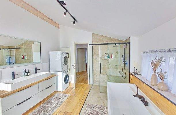 1. OG - Bad mit Dusche