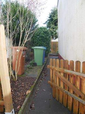 Seiteneingang Grundstück