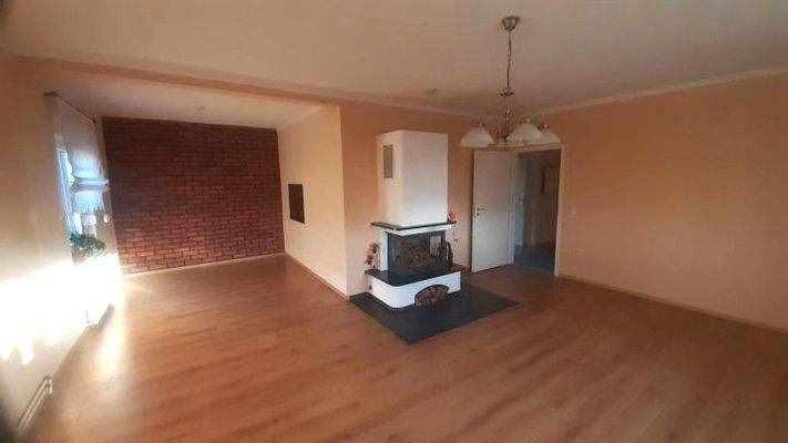 Wohnzimmer mit Kamin