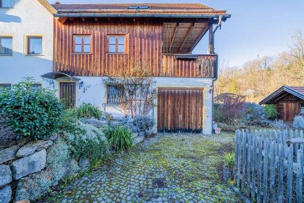 Südansicht, Zufahrt, Einzelgarage