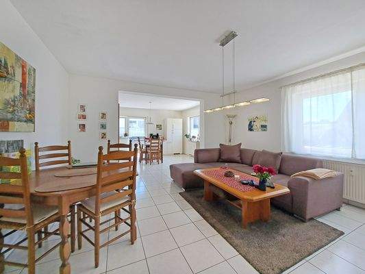 Großzügiger Wohnbereich im OG