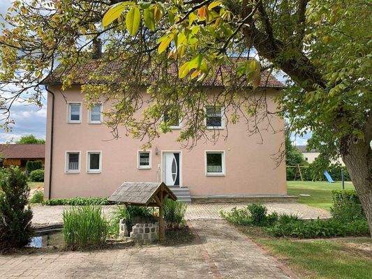 Hauseingang, Gartenteich