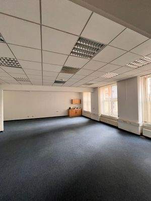 Büro mit 84 m²