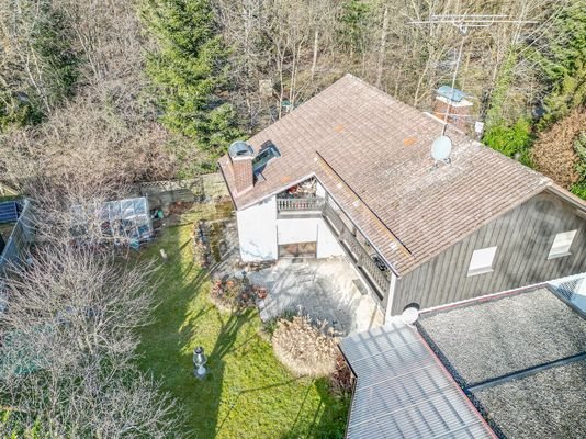 Gartenansicht des ruihg gelegenen Grundstücks 