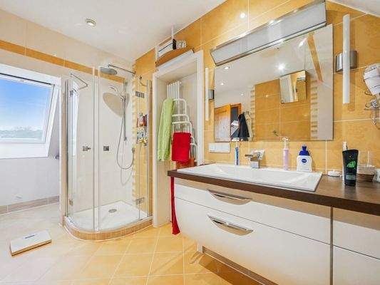 Bad a (4-Raum-Maisonettewohnung, Haus Nr. 9)