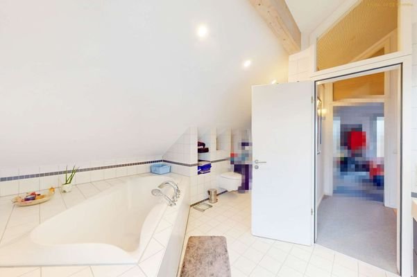Badezimmer im DG