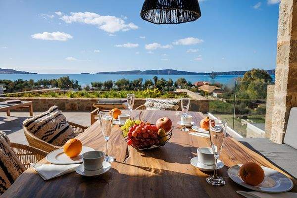 8. Exklusive Villa mit Meerblick und Pool in Gialo