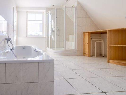 Dusch- und Wannenbad