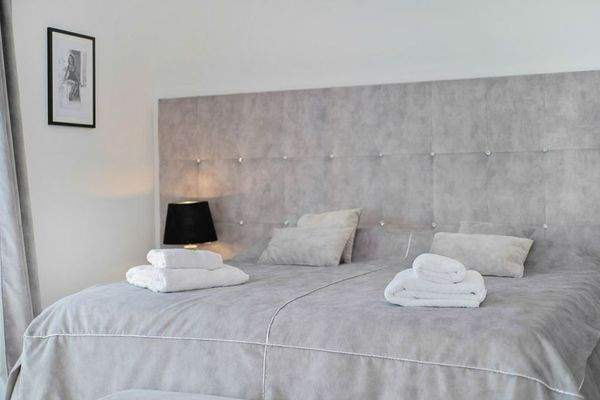 luxus-ferienvilla-son-vida-beverly-hills-084