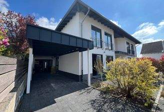 Carport und Garage.JPG