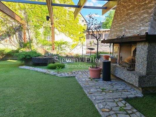 Dachterrasse mit Kunstrasen