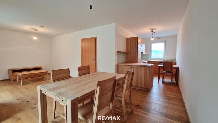 Wohn-/Esszimmer mit Küche
