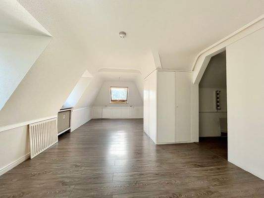 Wohn und Arbeitszimmer DG