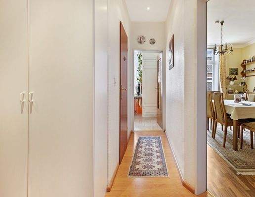 Flur mit Einbauschrank