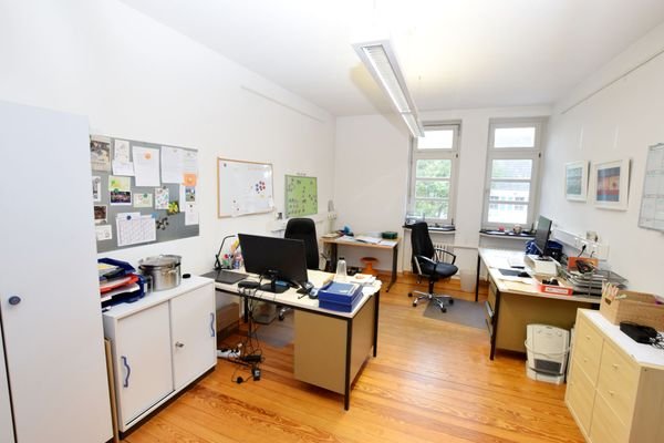 Büro1 a.jpg