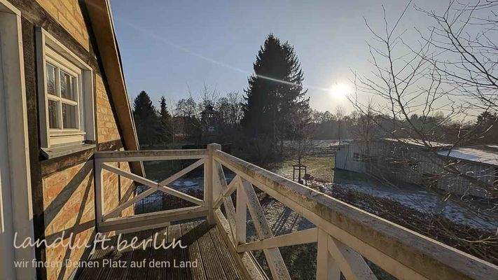 Auf dem Westbalkon des Gartenhauses, Blick nach Süden.jpg