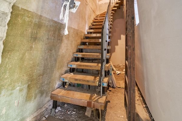 Neue Treppe, noch verpackt