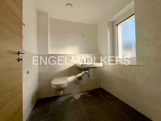 Badezimmer mit Dusche im UG