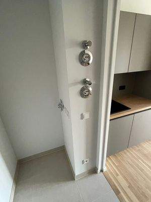 Moderne Küche mit Holzdetails