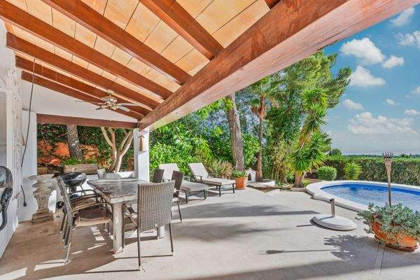 Pool in villa in Bendinat