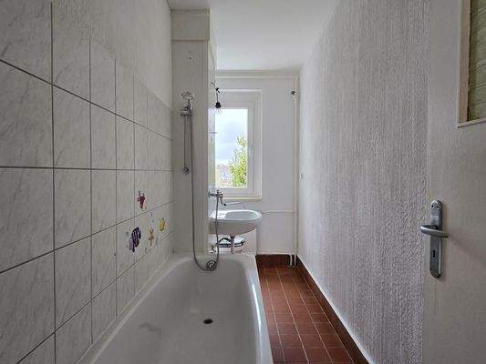 Tageslichtbad mit Wanne 