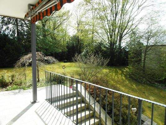 Treppe zu Praxisräumen