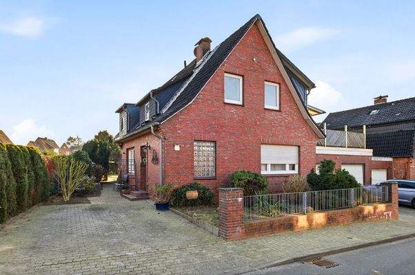 Zwei getrennte Eingänge zu den Wohnungen