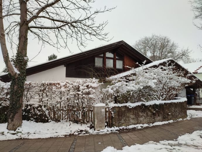 Großzügiges Architektenhaus (freistehend) mit Einliegerwohnung in Bad Aibling