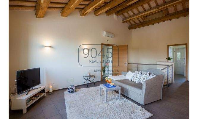 Luxusvilla mit Gästehaus und Panoramablick – Nähe Adria, Marken