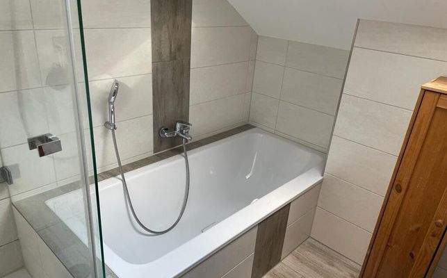 Badezimmer (Whg. DG)