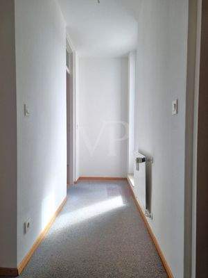 Flur mit Zugang zur Dachterrasse