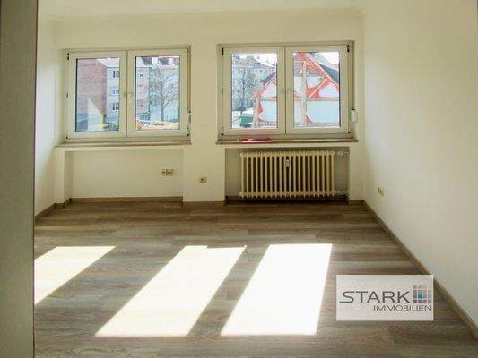 2 OG mittleres Zimmer.jpg