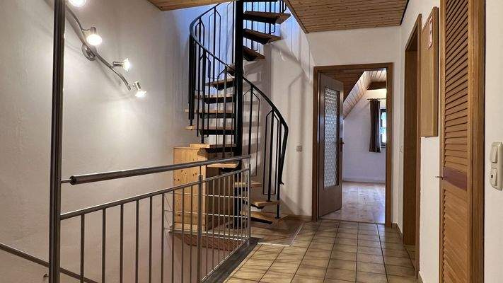 Wendeltreppe zum Dachgeschoss
