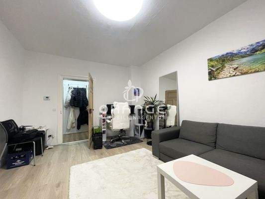 Gleich gegenüber des Badezimmers befindet sich...