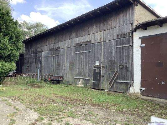 Nebengebäude Garagen