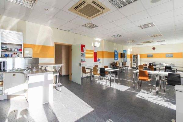 Pausenraum mit Küche