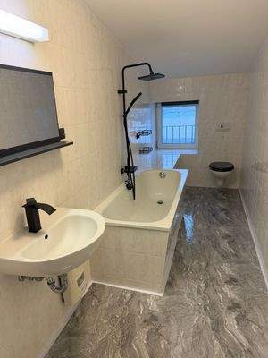 Modernes Dachgeschoss-Bad