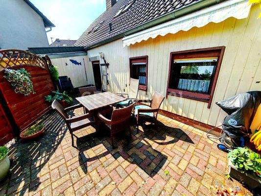 Terrasse hinterm Haus