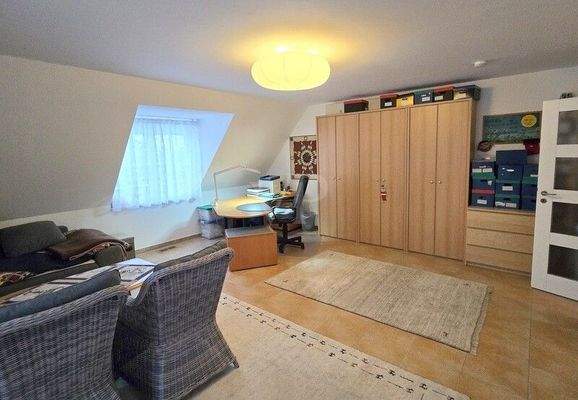 Wohn- und Arbeitszimmer