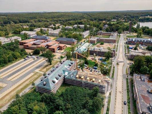 Grundschulcampus und Umgebung